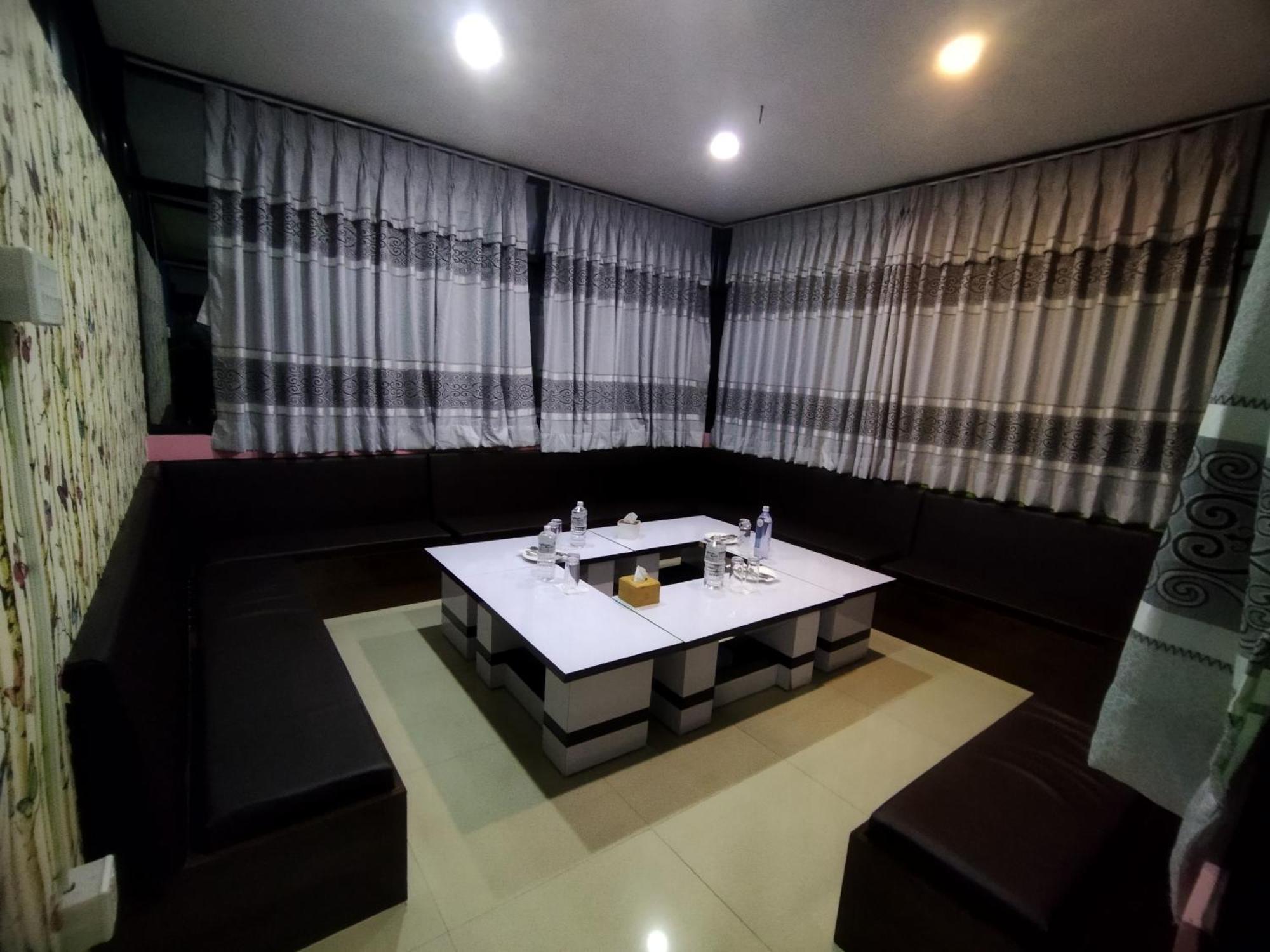 Chareli Resort Nagarkot Buitenkant foto